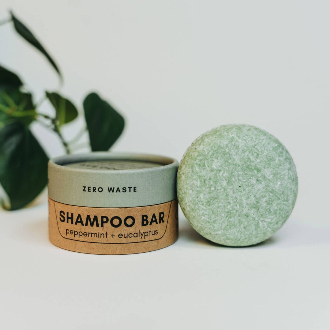 A sustainable solid shampoo bar in peppermint and eucalyptus scent